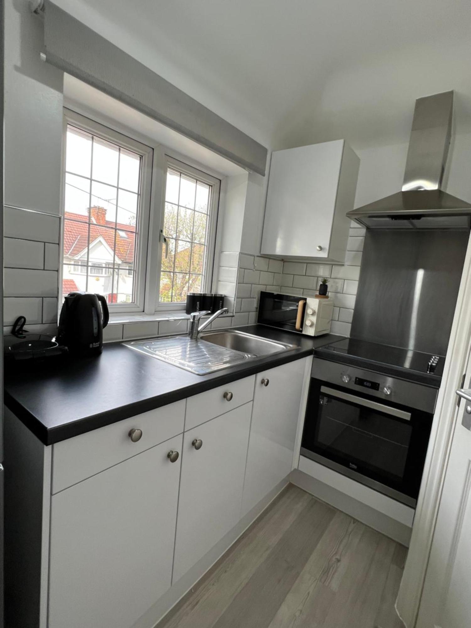 Charming Studio 30Min To Central Londra Esterno foto